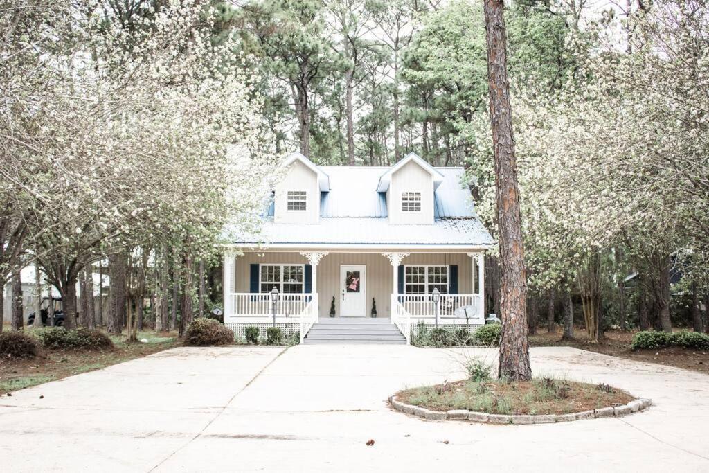 Pet Friendly Tranquil Cottage With Fire-Pit And Seasonal Hot Tub Sept-March Minutes To Beaches Dauphin Island Exterior photo