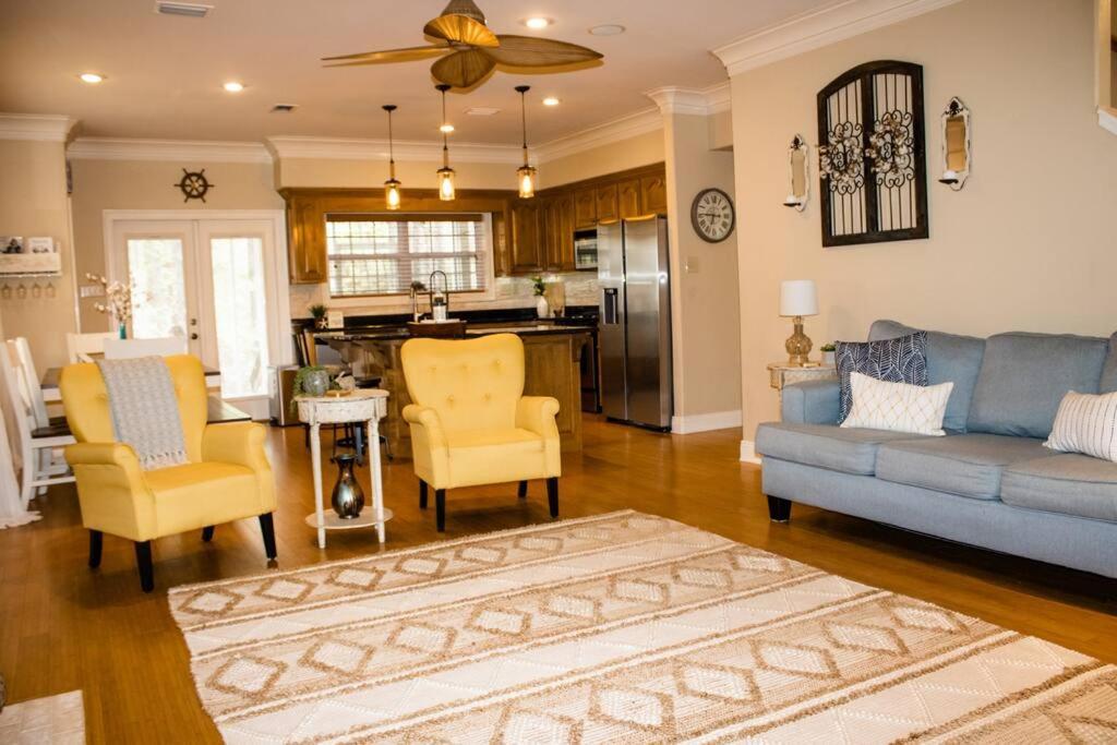 Pet Friendly Tranquil Cottage With Fire-Pit And Seasonal Hot Tub Sept-March Minutes To Beaches Dauphin Island Exterior photo