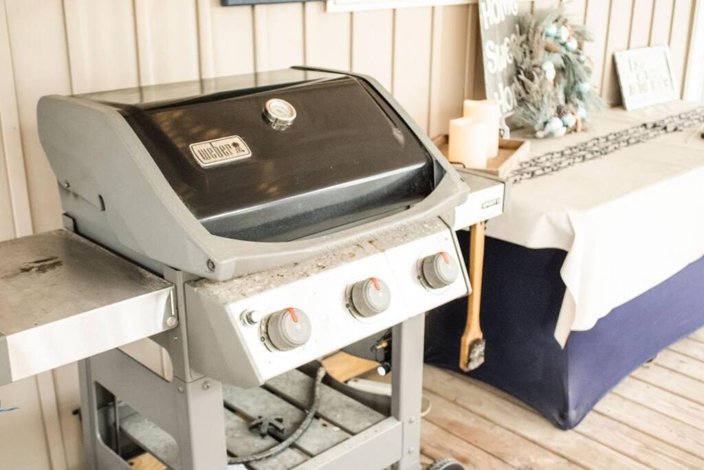 Pet Friendly Tranquil Cottage With Fire-Pit And Seasonal Hot Tub Sept-March Minutes To Beaches Dauphin Island Exterior photo